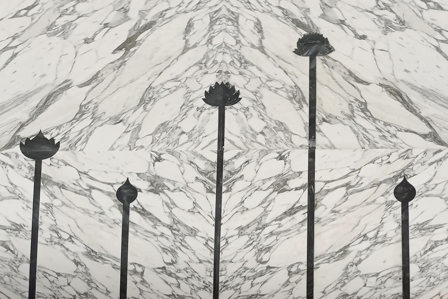 Aluminum honeycomb composite medallion (